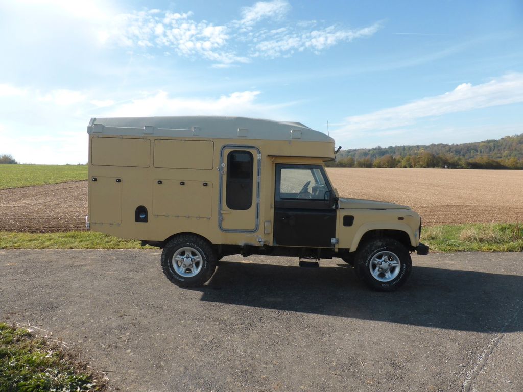 Bild des Angebotes Land Rover Defender 110 Td5 Expeditionsmobil / Wohnmobil