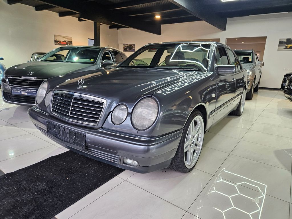Bild des Angebotes Mercedes-Benz E 220,Avantgarde,Leder,Klima,Alu,Schibedach