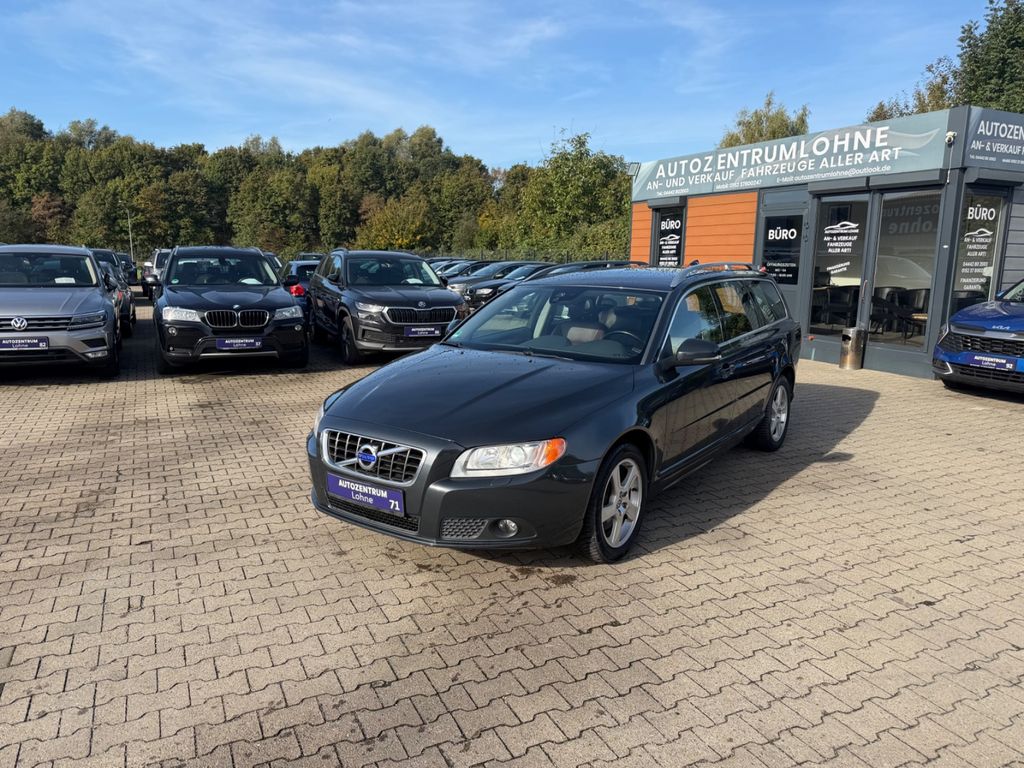 Bild des Angebotes Volvo V70 Kombi Summum/2,4/NAVI/XENON/TEMPOMAT