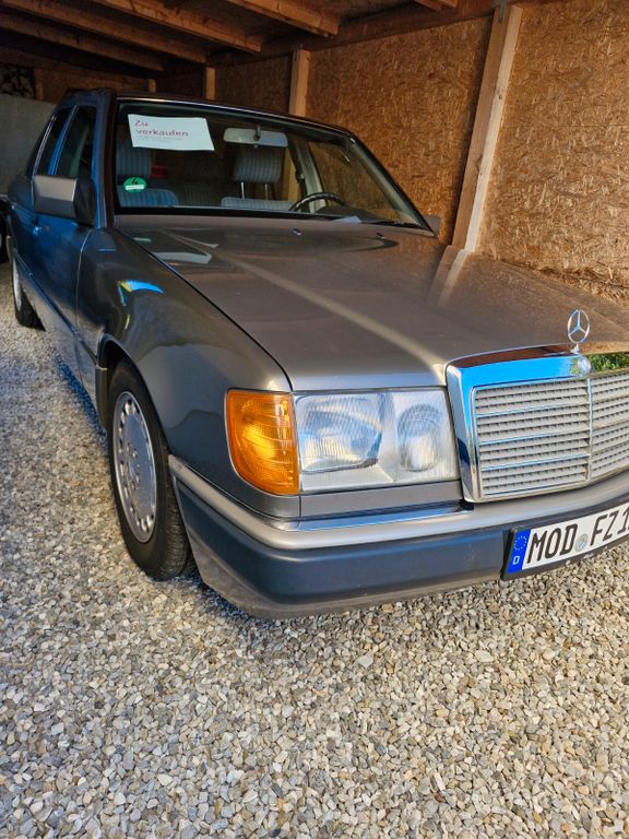 Bild des Angebotes Mercedes-Benz W124 230E  junggebliebener Oldtimer
