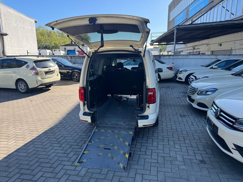 Bild des Angebotes Volkswagen Caddy Maxi mit Rollstuhlrampe