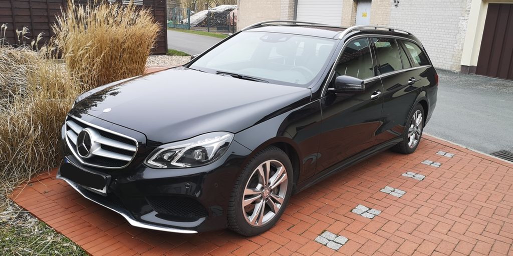 Bild des Angebotes Mercedes-Benz E 350 BlueTEC 4MATIC T - AMG line