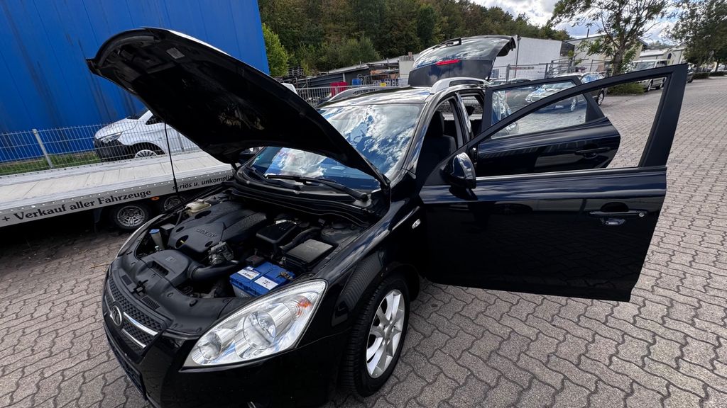 Bild des Angebotes Kia ceedKombi VOLL LEDER SD AHKTÜV 28! ScheckFESTP:!