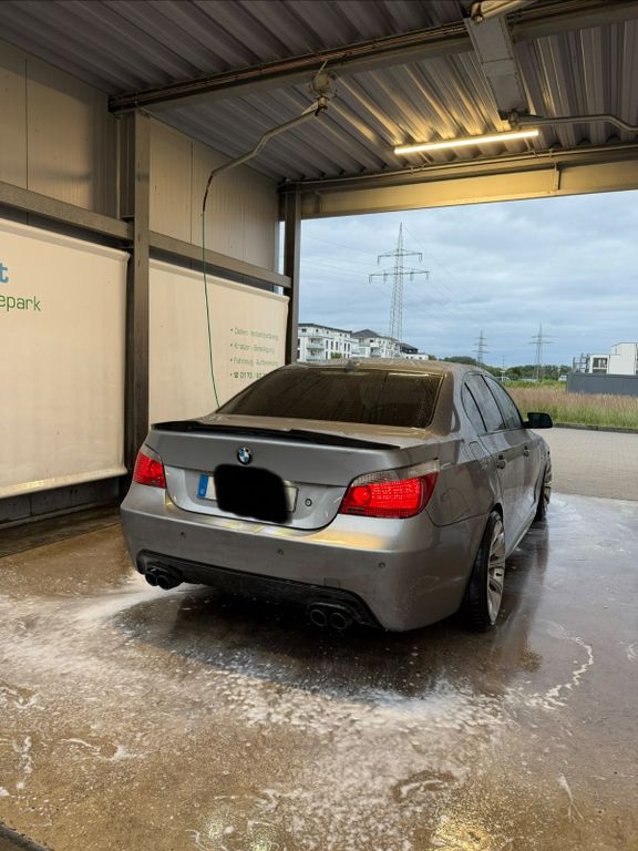 Bild des Angebotes BMW 530d A -