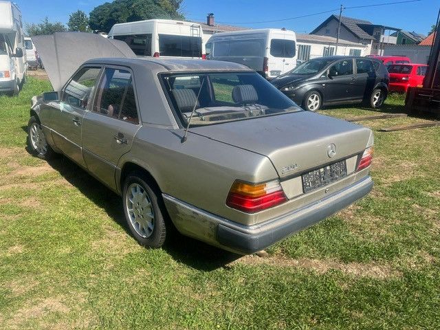 Bild des Angebotes Mercedes-Benz 200