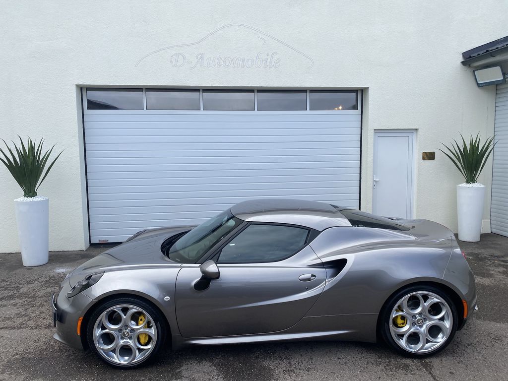 Bild des Angebotes Alfa Romeo 4C GRIGIO BASALTO *** orig. 6 TKM ***