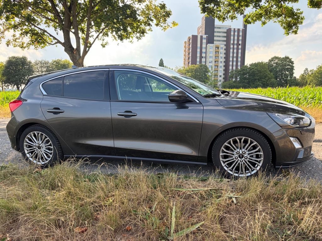Bild des Angebotes Ford Focus Titanium Bang&Olufsen Ladeschale