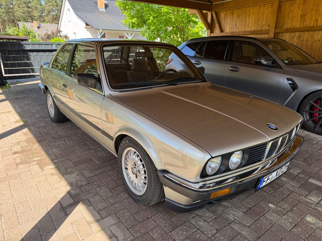 Bild des Angebotes BMW E30 316 Vergaser | H-Zulassung | Note 2