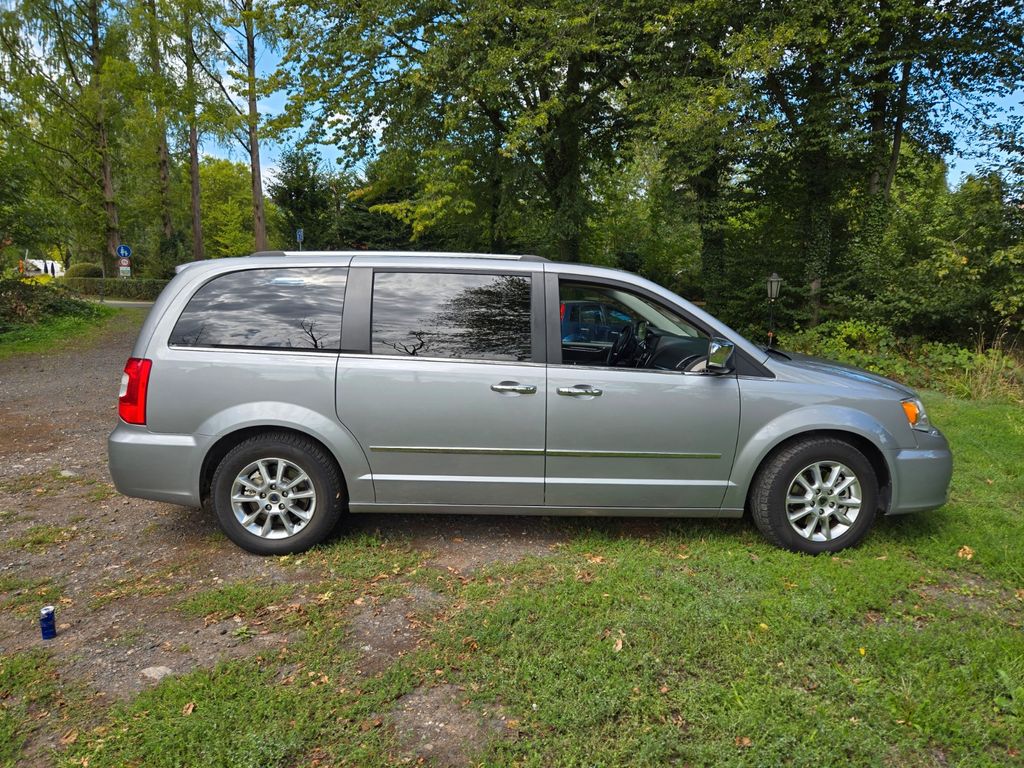 Bild des Angebotes Lancia Voyager 2.8 MultiJet 16v Platinum Automatik