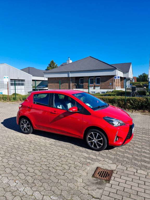 Bild des Angebotes Toyota Yaris Team D | 1. Hand | Scheckheft | TÜV 11/27
