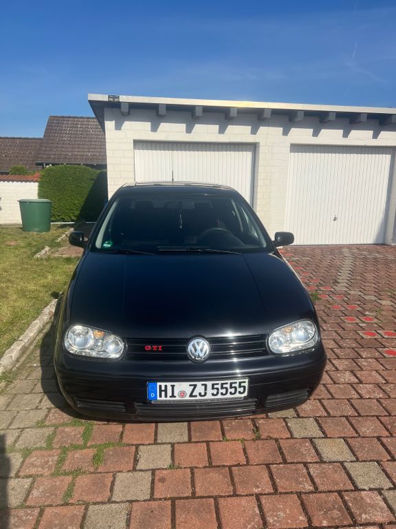 Volkswagen Golf 4  V5 GTI mit Tüv und sport auspuff