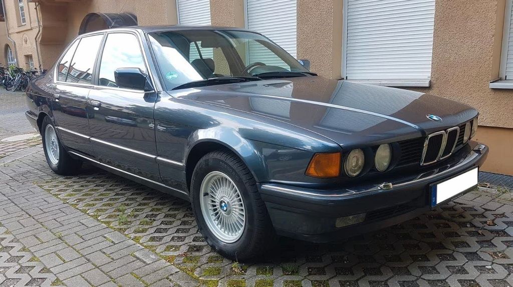 Bild des Angebotes BMW e32 730iA mit Scheckheft *HU und Ölwechsel neu*