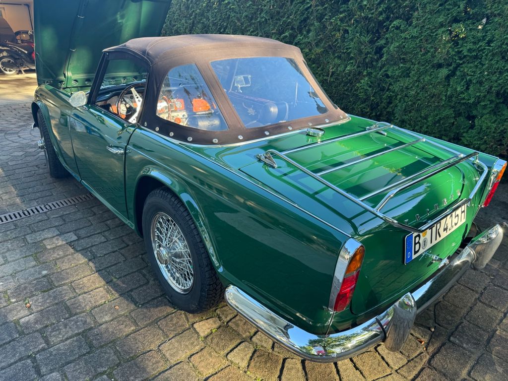 Triumph TR4