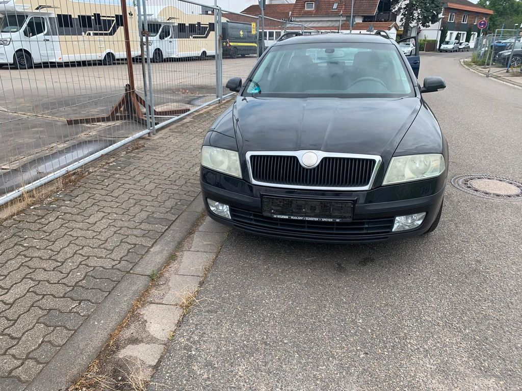 Bild des Angebotes Skoda Octavia Combi Elegance