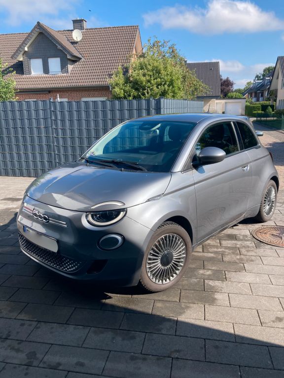 Bild des Angebotes Fiat 500e Icon Limousine 43 kWh La Prima
