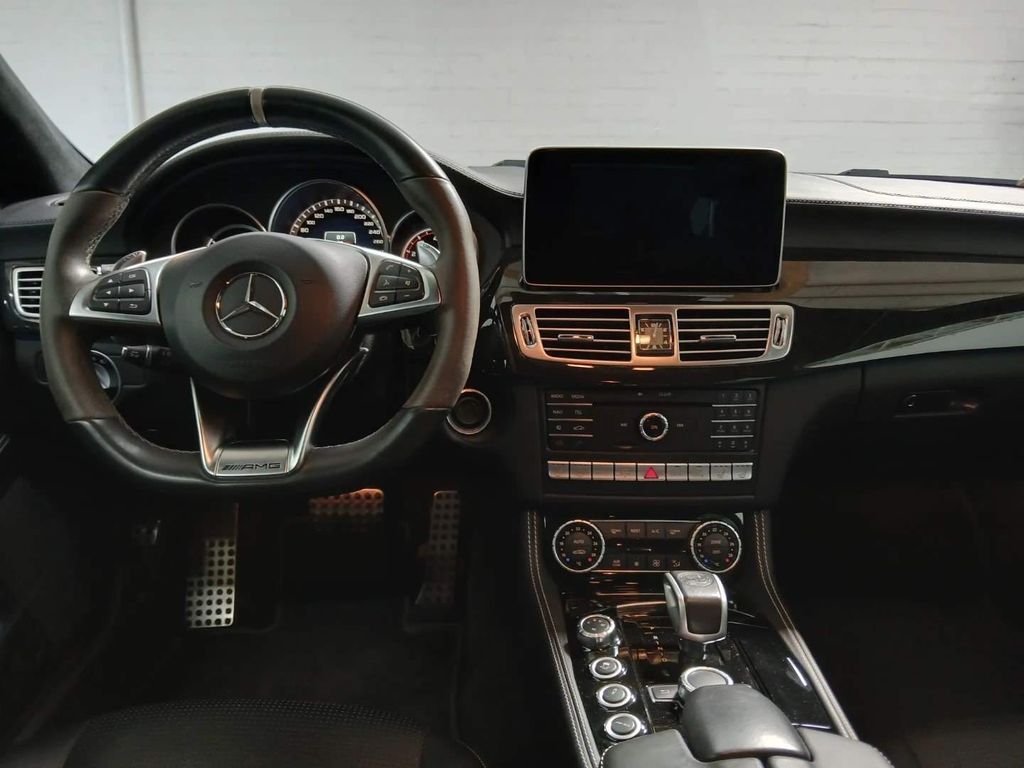 Bild des Angebotes Mercedes-Benz CLS 63 S AMG SHD KERAMIKBREMSEN DRIVERSPACKAGE
