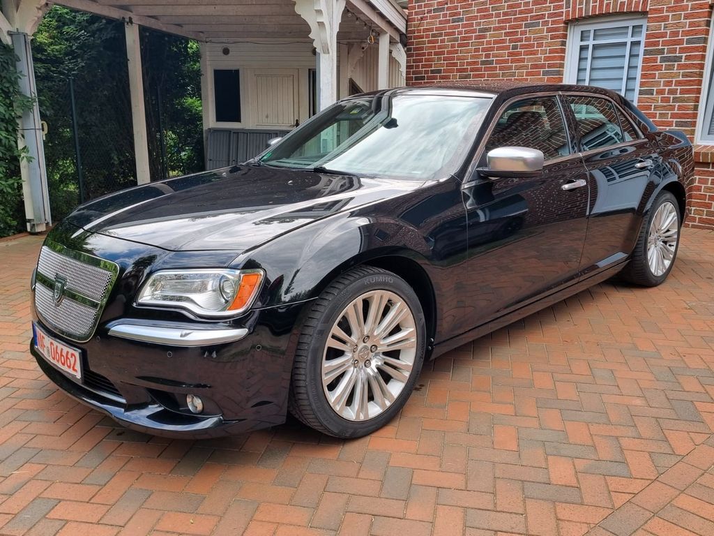 Chrysler 300C 3.6 V6+Pano+Keyless+Sitzklima+Kamera+20"+