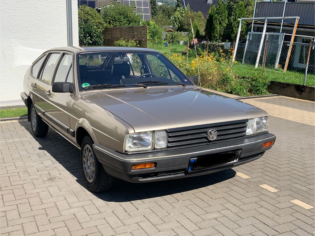 Volkswagen Passat B2 (32B) Fließheck