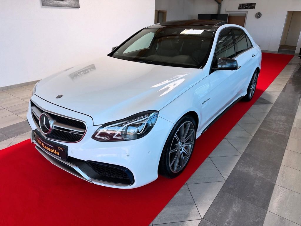 Mercedes-Benz E 63 AMG S 4M*1HAND*MB-SERVICE*100%VOLL*CARBON