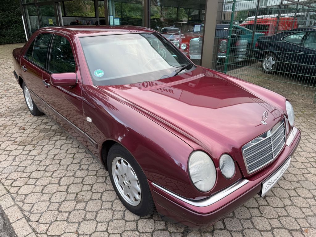 Bild des Angebotes Mercedes-Benz E 230 W210