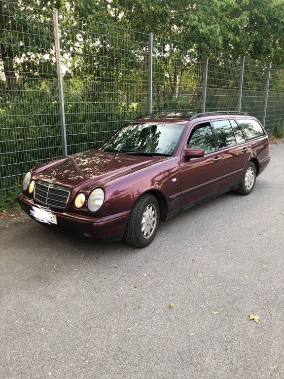 Bild des Angebotes Mercedes-Benz E 230 T CLASSIC bald H Kennzeichen