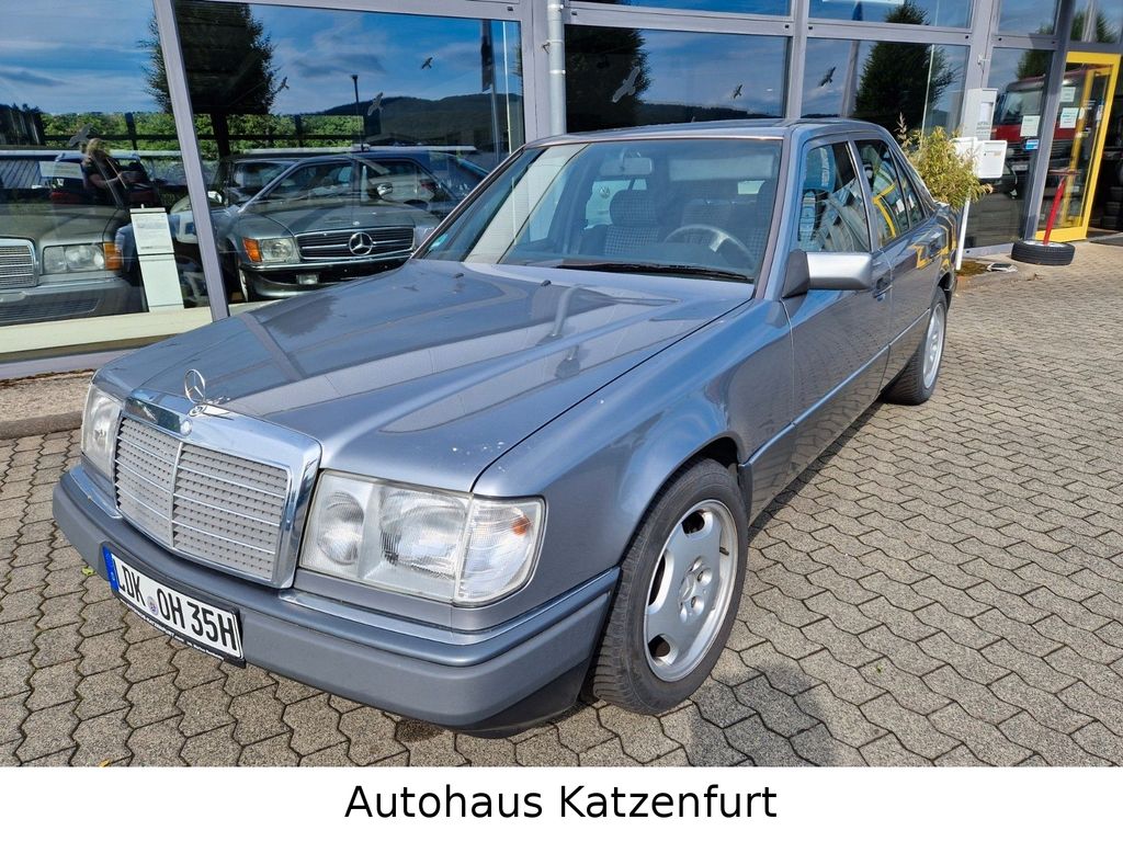 Bild des Angebotes Mercedes-Benz E 230/EFH/SHZ/H-Zulassung/Wertgutachten/#36