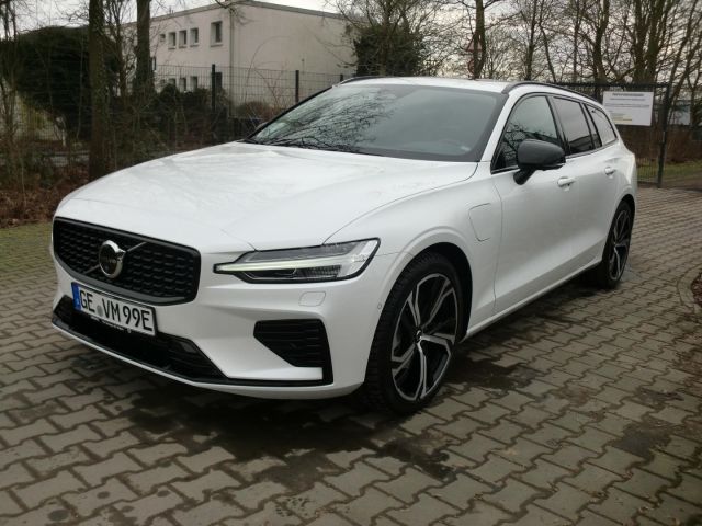 Bild des Angebotes Volvo V60 Ultra Dark PHEV T6 *B+W Sound* Head Up*AHK*B