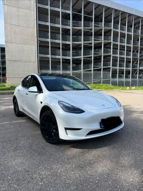 Tesla Model Y Long Range Dual Motor AWD Long Range