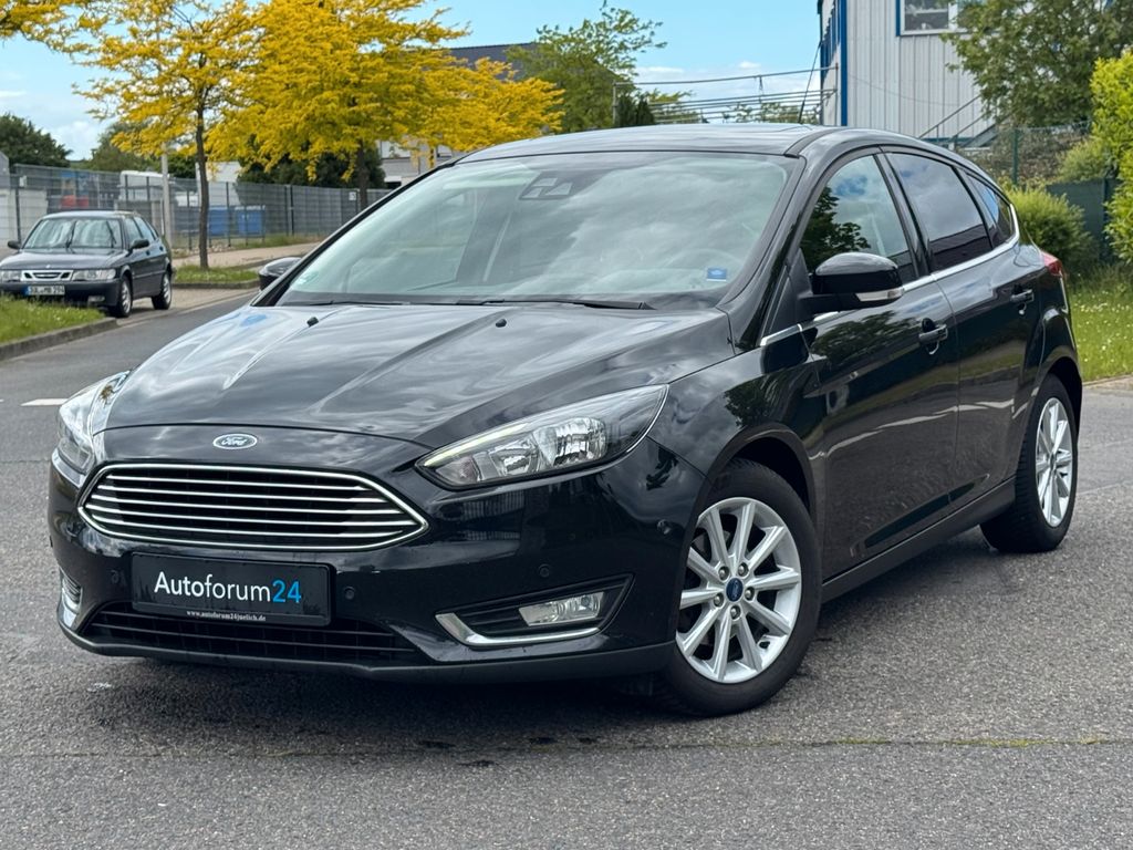 Bild des Angebotes Ford Focus Lim. Titanium *PDC*SHZ*Navi*Schiebedach*