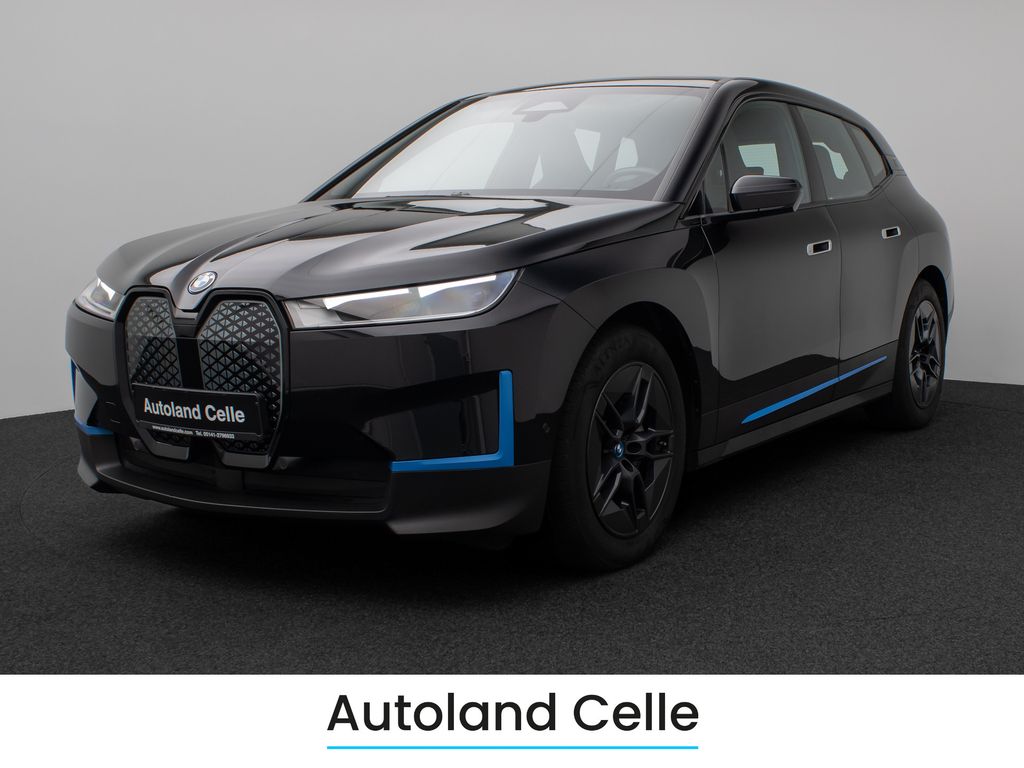 Bild des Angebotes BMW iX xD40 Panorama Kamera HiFi Komfort SkyLounge