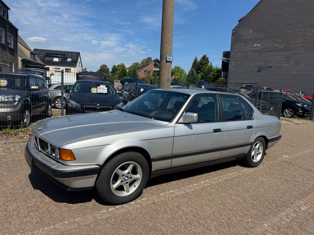 Bild des Angebotes BMW E32 735iA/AUTOMATIK/KLIMA/ALU/SCHIEBEDACH