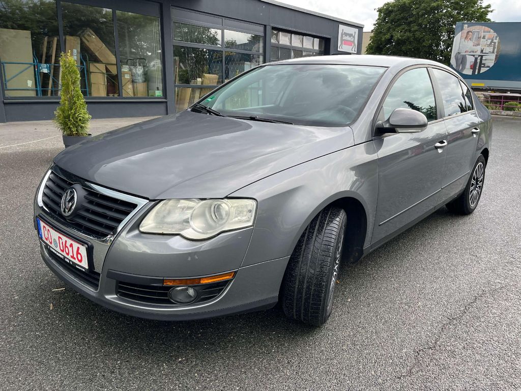 Bild des Angebotes Volkswagen Passat Passat 1.6 FSI Comfortline