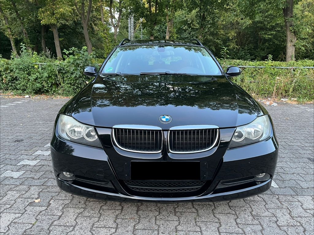Bild des Angebotes BMW 318i touring -