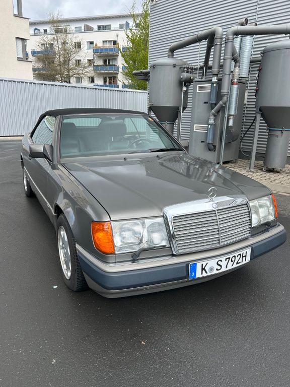 Bild des Angebotes Mercedes-Benz 300 CE-24V Cabrio 1. Serie wunderschön, 48tkm