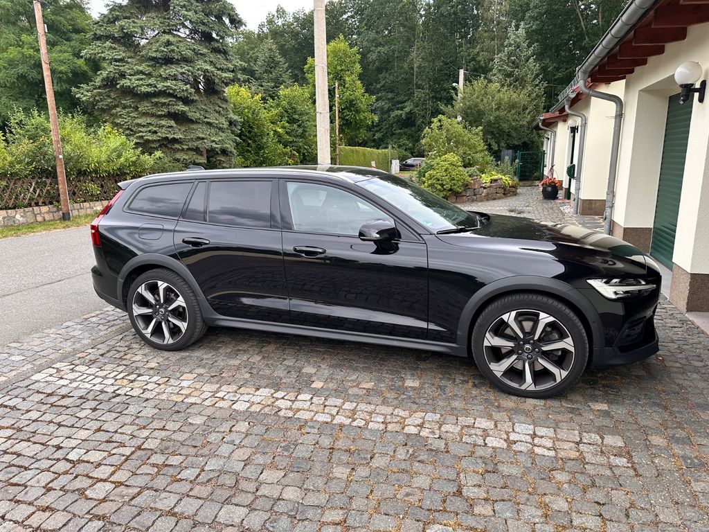 Bild des Angebotes Volvo V60 Cross Country D4 AWD Geartronic Pro Pro