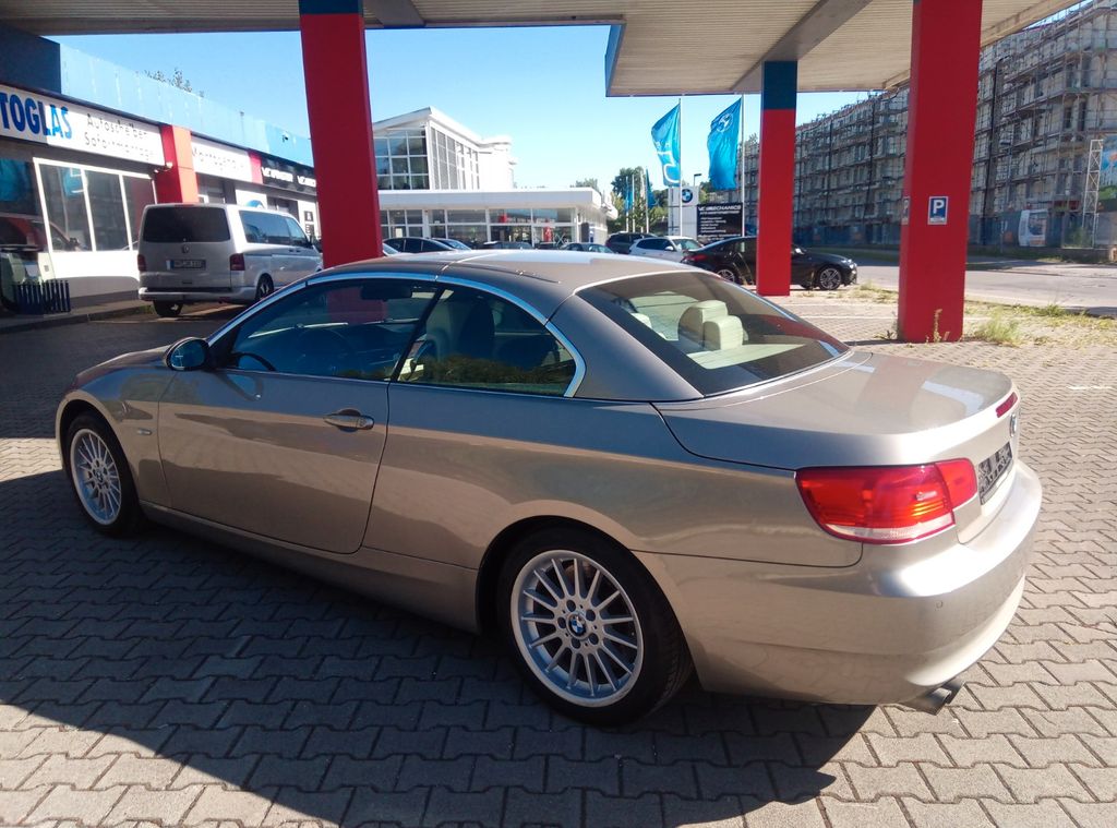 Bild des Angebotes BMW 330i Cabrio