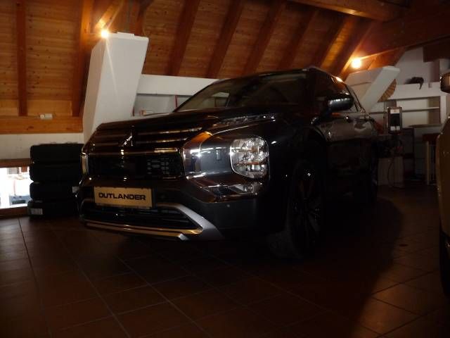 Bild des Angebotes Mitsubishi Outlander 2.4L PHEV Intro Edition