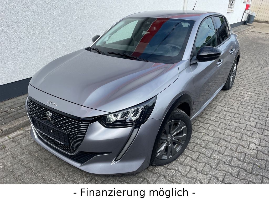 Bild des Angebotes Peugeot e-208 Allure Klimaautomatik / NAVI / 1. Hand