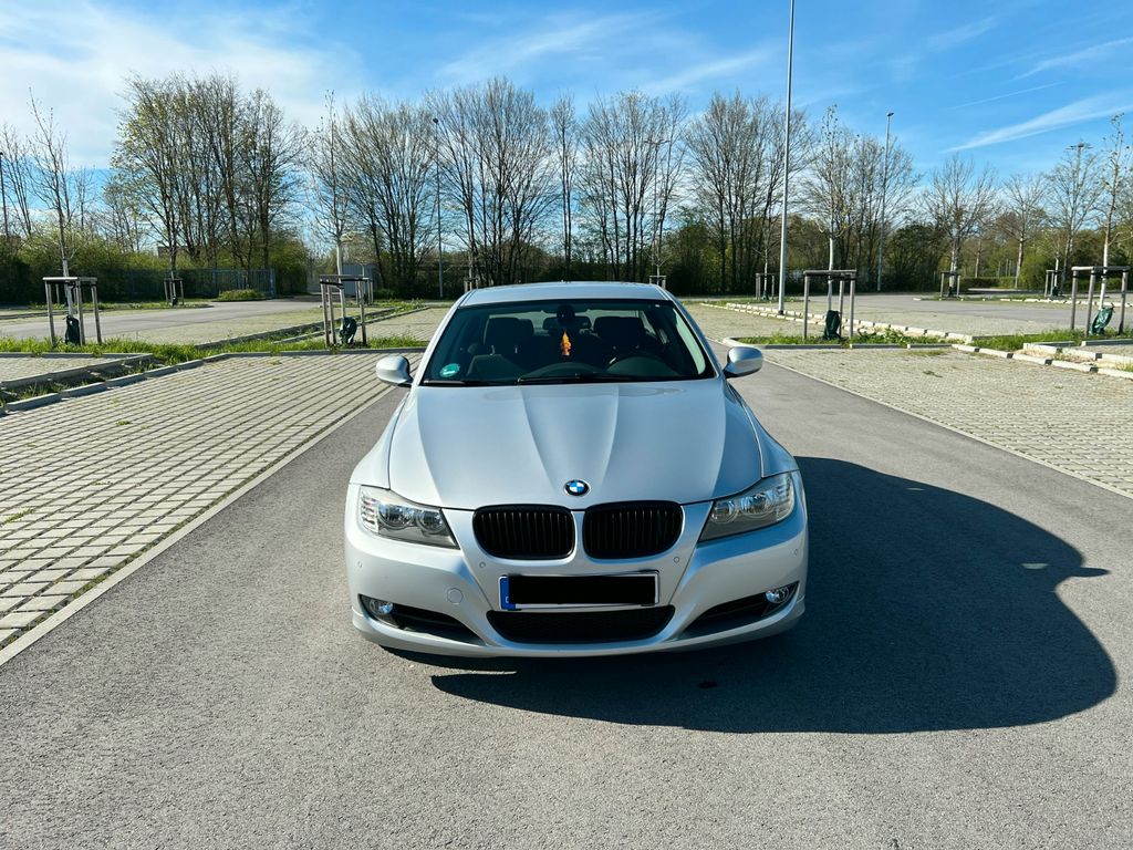 Bild des Angebotes BMW 320i -