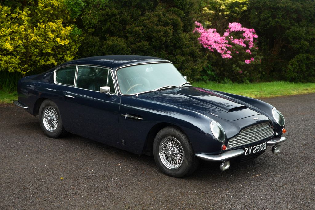 Bild des Angebotes Aston Martin DB 6 Vantage, Richard Stewart Williams - RSW