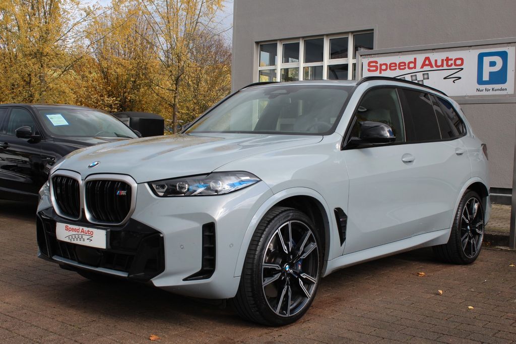 Bild des Angebotes BMW X5 M60i xDrive/PANORAMA/HUD/360°/22ZOLL/1.HAND
