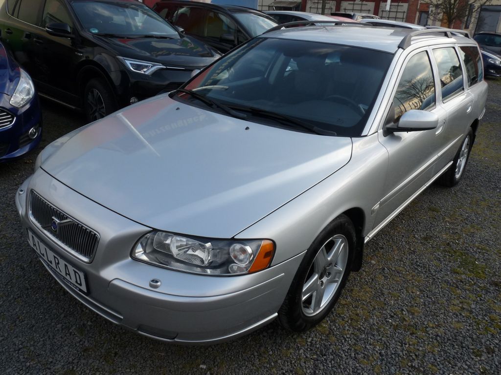 Volvo V70 Kombi D5 AWD Momentum Leder Xenon