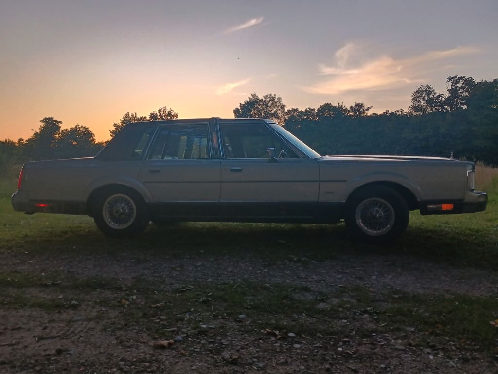 Lincoln Town Car
