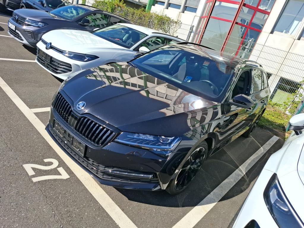 Bild des Angebotes Skoda Superb Combi 2.0 TDI Sportline °Pano°360°AHK°DCC