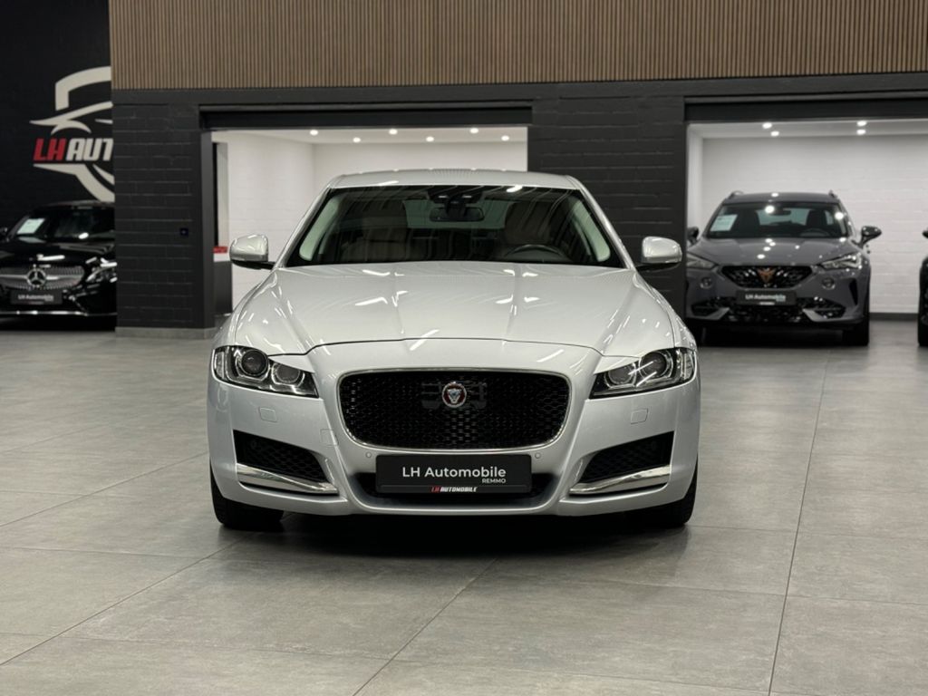Bild des Angebotes Jaguar XF Prestige Bi-Xenon NAVI MERIDIAN KAMERA LEDER