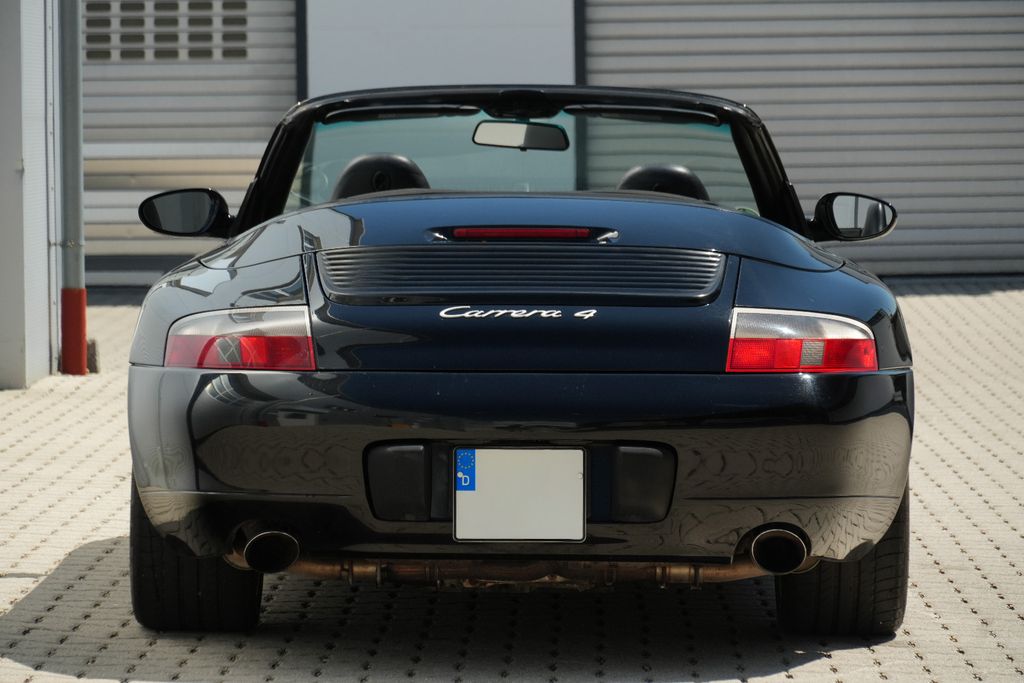 Porsche 996 Carrera 4 Cabriolet
