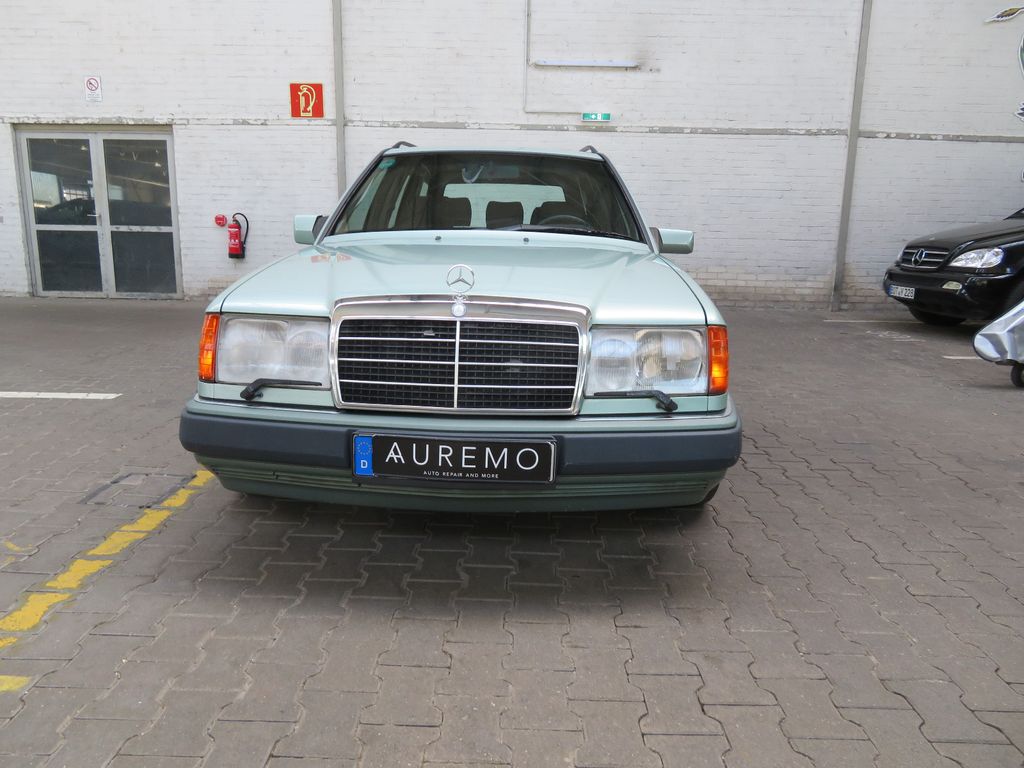 Bild des Angebotes Mercedes-Benz E 300