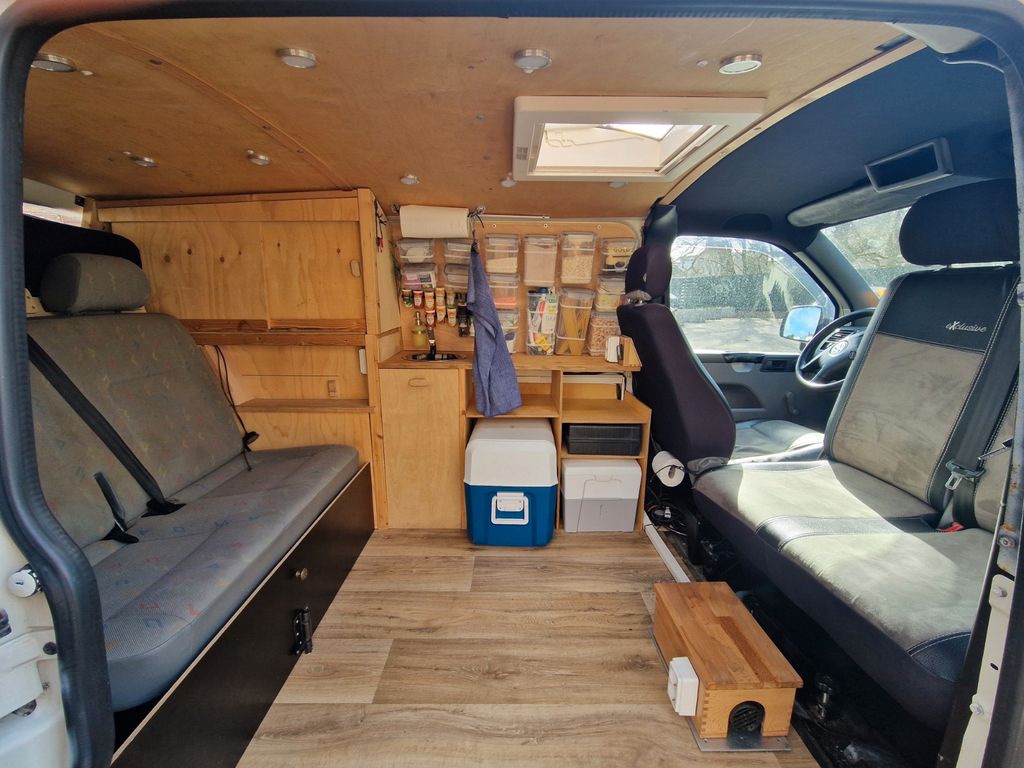 Bild des Angebotes Volkswagen VW T5 Camper - Offgridausbau - TÜV 05.2028