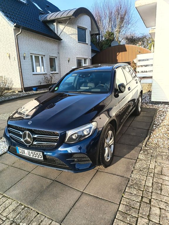 Bild des Angebotes Mercedes-Benz Gepflegter GLC 350 d 4MATIC Autom. AMG Line