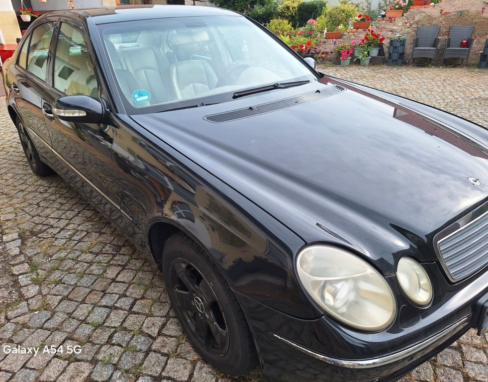 Mercedes-Benz E 220 CDI Avantgarde AHK